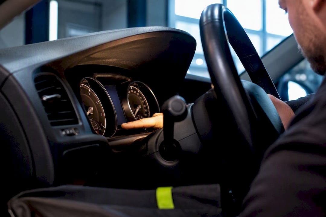 3p–50p Rates: UK Excess Mileage Charges and Lease World Checklist